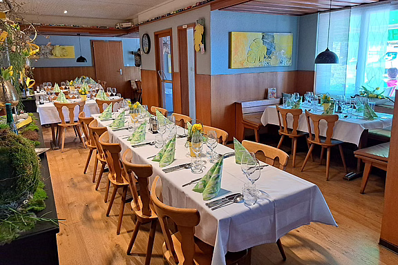 Geburtstagsfeier, Familientreff, Taufe, feiern im Restaurant Kreuz Geburtstagsfeier, Familientreff, Taufe, feiern im Restaurant Kreuz